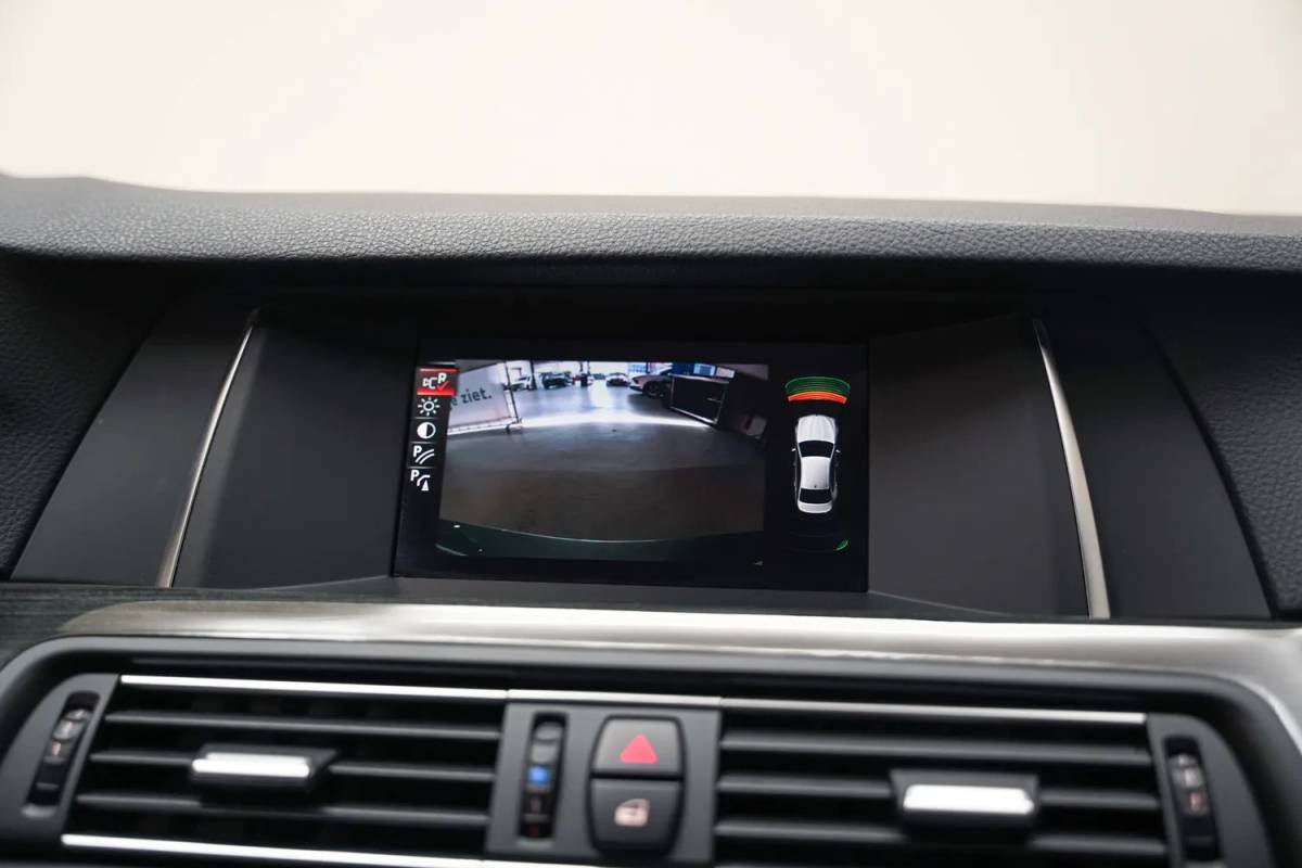BMW 5 Serie BMW 5-serie 520i Luxury Edition Aut. [ Harman/Kardon Memory Camera Leder ]