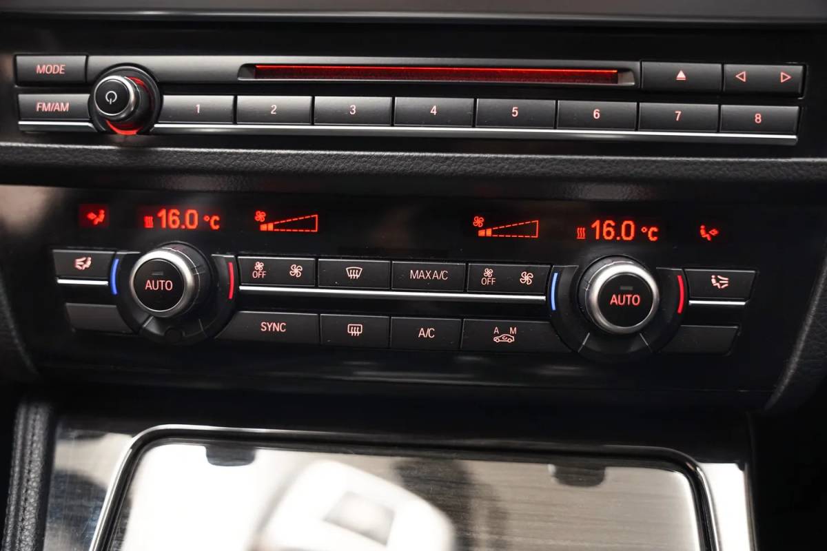 BMW 5 Serie BMW 5-serie 520i Luxury Edition Aut. [ Harman/Kardon Memory Camera Leder ]
