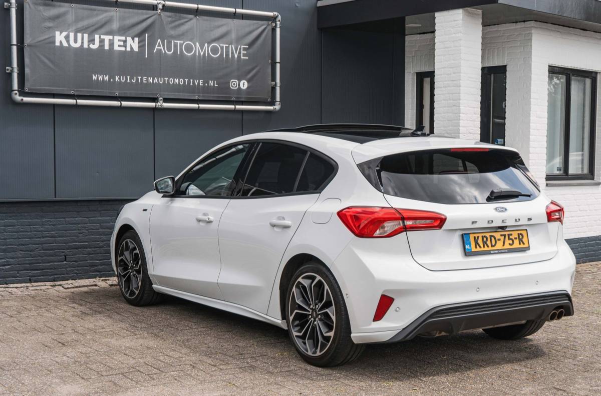Ford Focus Ford Focus 1.0 EcoBoost ST Line X / Automaat / Pano / LED / HUD!