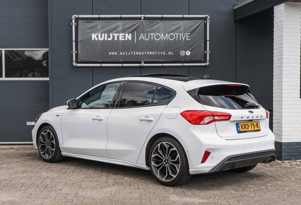 Ford Focus Ford Focus 1.0 EcoBoost ST Line X / Automaat / Pano / LED / HUD!