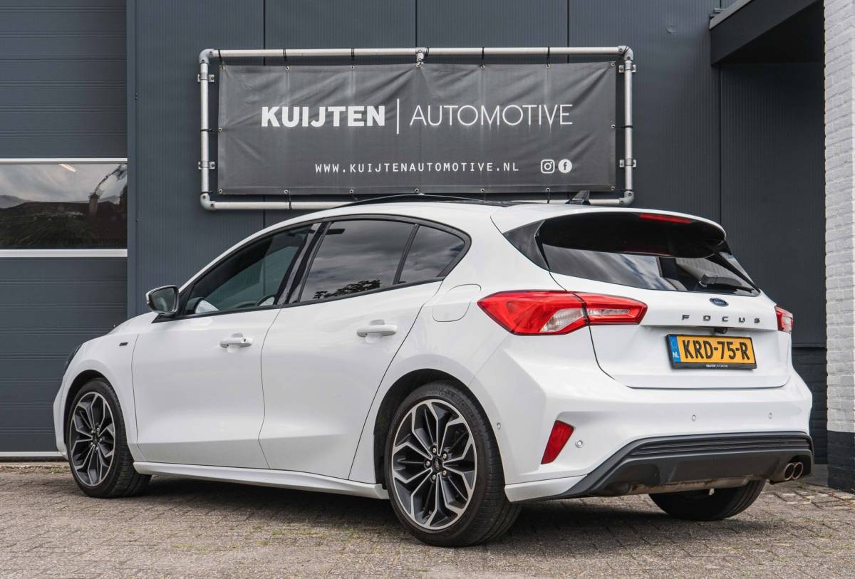 Ford Focus Ford Focus 1.0 EcoBoost ST Line X / Automaat / Pano / LED / HUD!