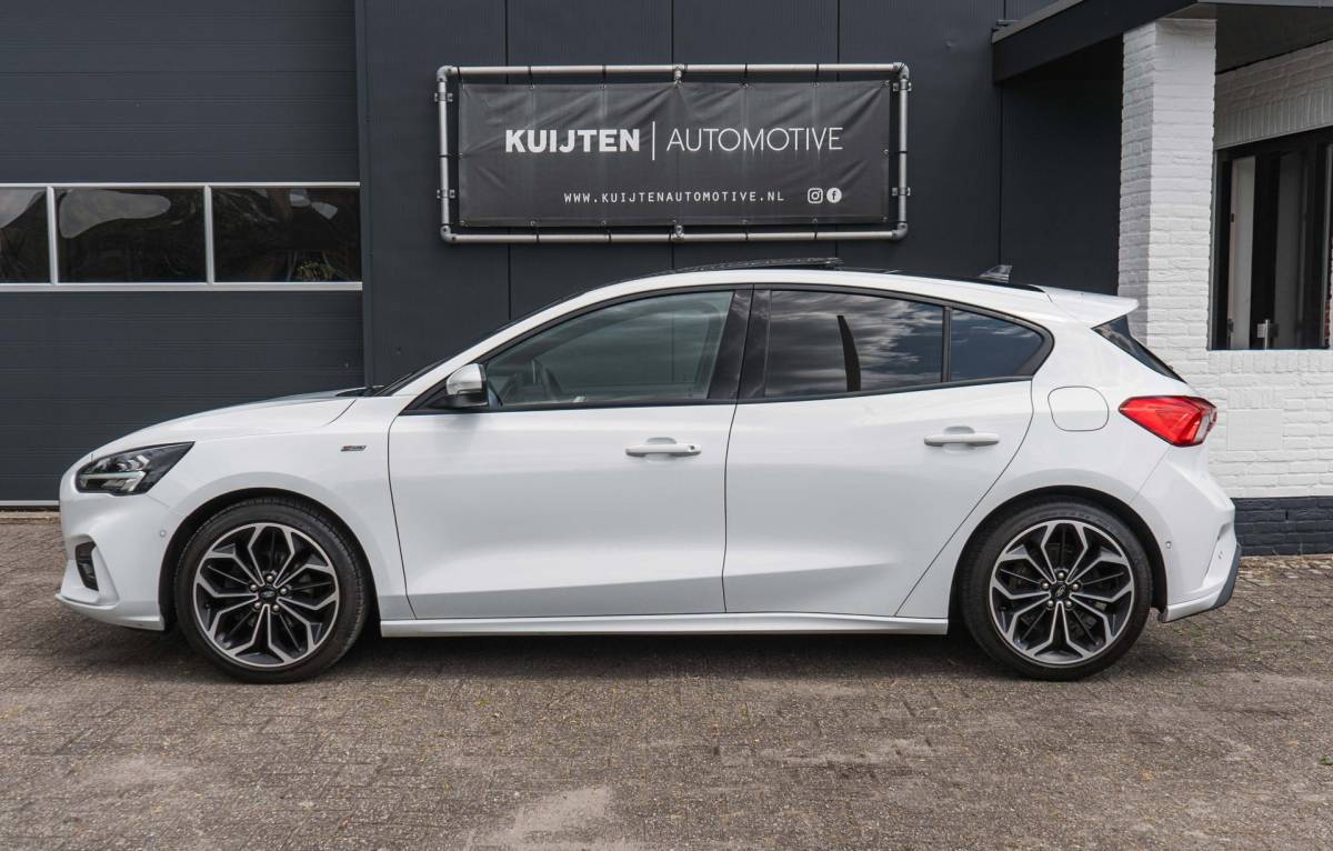 Ford Focus Ford Focus 1.0 EcoBoost ST Line X / Automaat / Pano / LED / HUD!