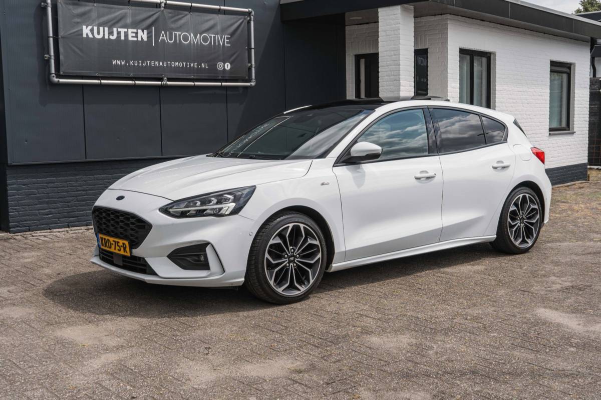 Ford Focus Ford Focus 1.0 EcoBoost ST Line X / Automaat / Pano / LED / HUD!