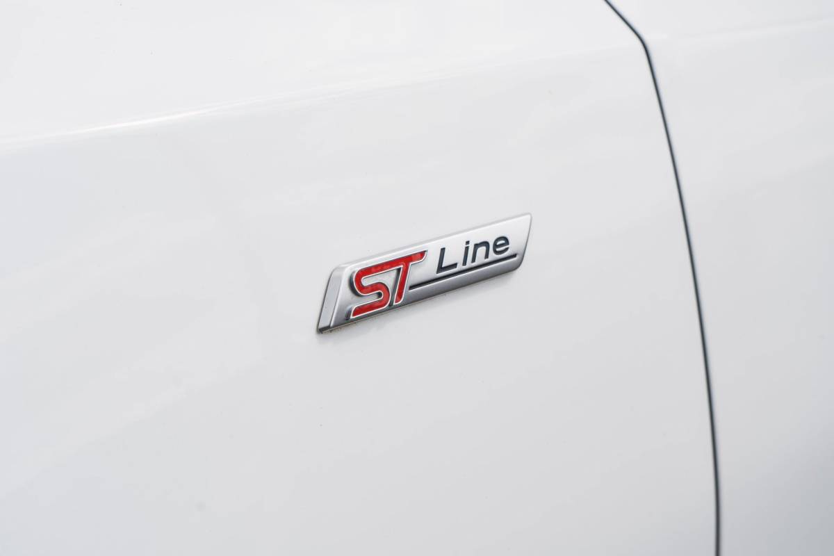 Ford Focus Ford Focus 1.0 EcoBoost ST Line X / Automaat / Pano / LED / HUD!