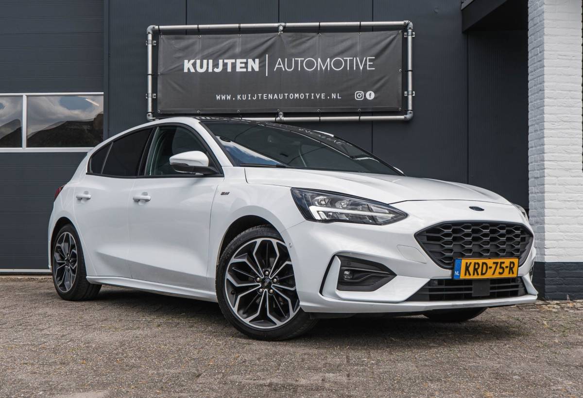 Ford Focus Ford Focus 1.0 EcoBoost ST Line X / Automaat / Pano / LED / HUD!
