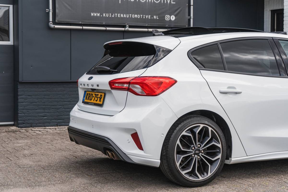 Ford Focus Ford Focus 1.0 EcoBoost ST Line X / Automaat / Pano / LED / HUD!