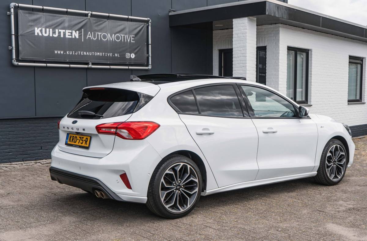 Ford Focus Ford Focus 1.0 EcoBoost ST Line X / Automaat / Pano / LED / HUD!
