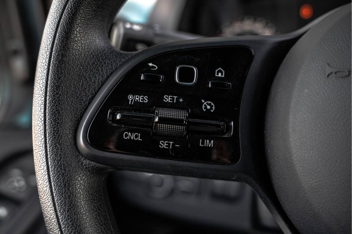 Mercedes-Benz Sprinter Mercedes-Benz Sprinter 519 CDI | 190PK | Automaat | Nieuw | Luchtvering | LED |  Cruise | Carplay | Mbux | Navi | Climatronic