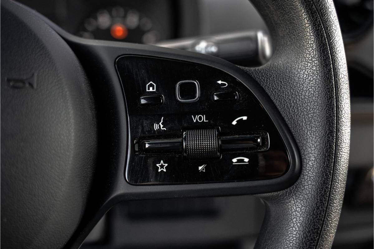 Mercedes-Benz Sprinter Mercedes-Benz Sprinter 519 CDI | 190PK | Automaat | Nieuw | Luchtvering | LED |  Cruise | Carplay | Mbux | Navi | Climatronic