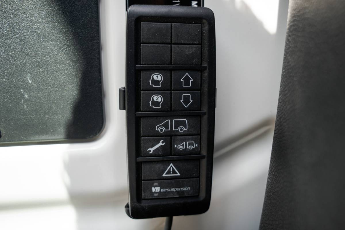Mercedes-Benz Sprinter Mercedes-Benz Sprinter 519 CDI | 190PK | Automaat | Nieuw | Luchtvering | LED |  Cruise | Carplay | Mbux | Navi | Climatronic
