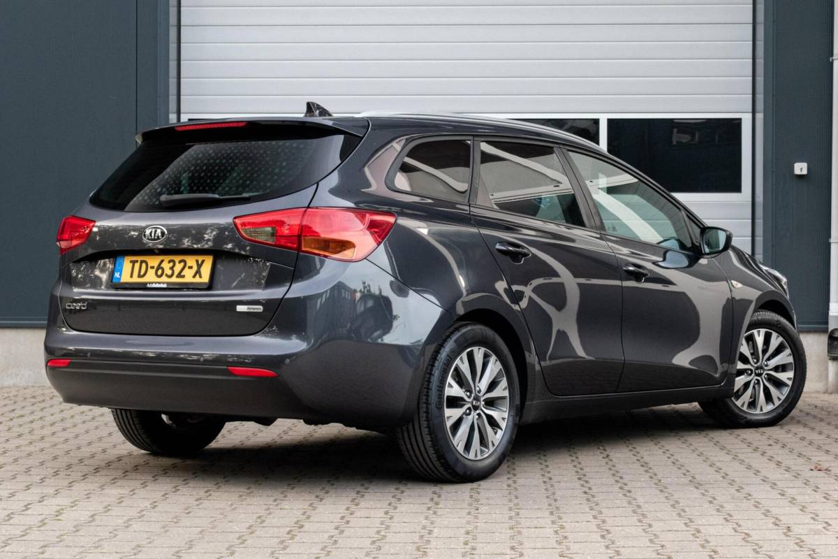 Kia cee'd Kia cee’d Sportswagon 1.0 T-GDi ComfortPlusLine Navigator|1e EIGENAAR|INCL. NW APK+SERVICEBEURT|CAMERA|CARPLAY|CLIMATE|PDC|CRUISE|NAVI