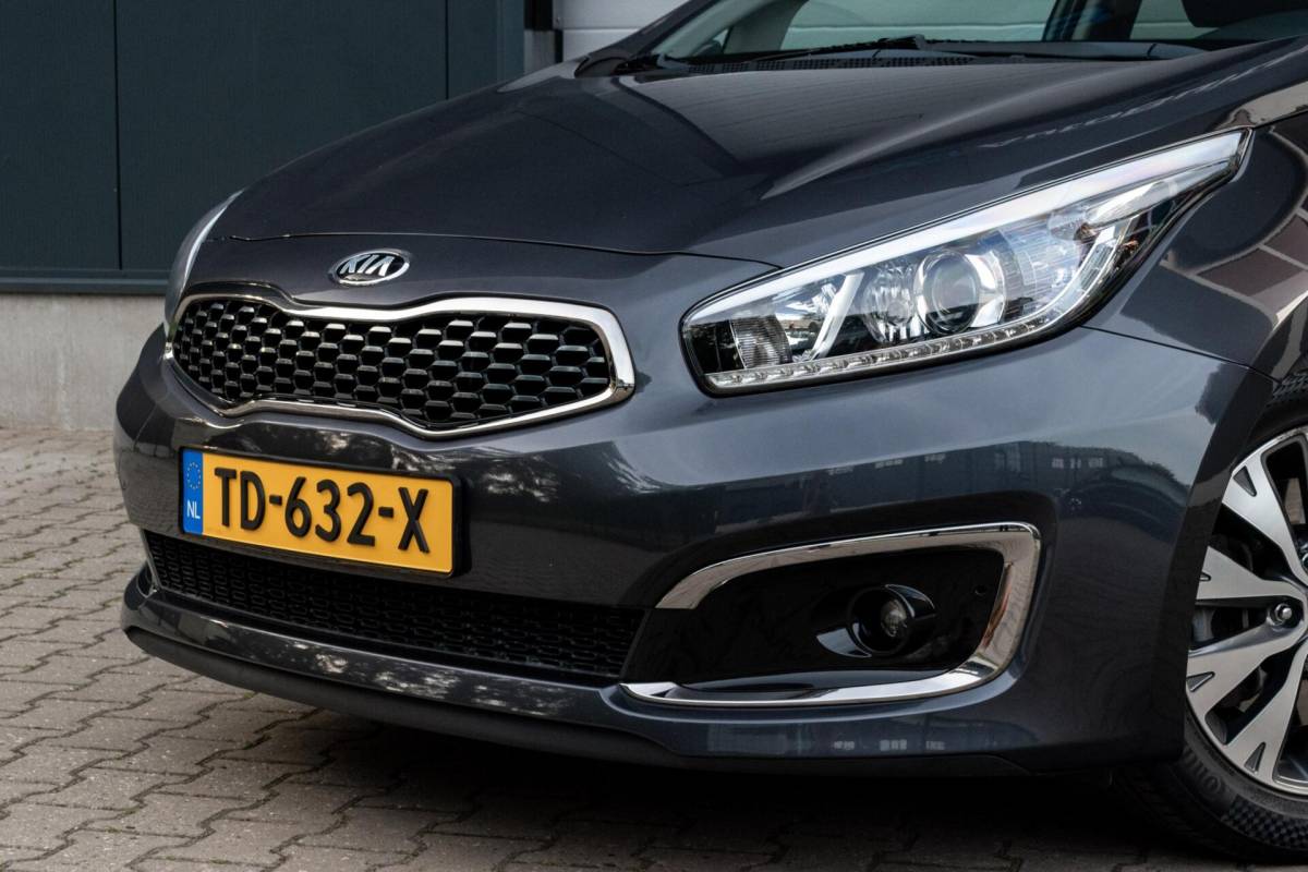 Kia cee'd Kia cee’d Sportswagon 1.0 T-GDi ComfortPlusLine Navigator|1e EIGENAAR|INCL. NW APK+SERVICEBEURT|CAMERA|CARPLAY|CLIMATE|PDC|CRUISE|NAVI