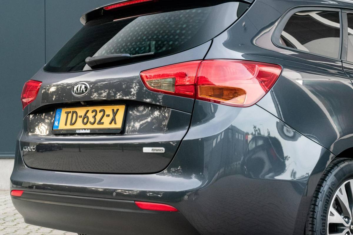 Kia cee'd Kia cee’d Sportswagon 1.0 T-GDi ComfortPlusLine Navigator|1e EIGENAAR|INCL. NW APK+SERVICEBEURT|CAMERA|CARPLAY|CLIMATE|PDC|CRUISE|NAVI