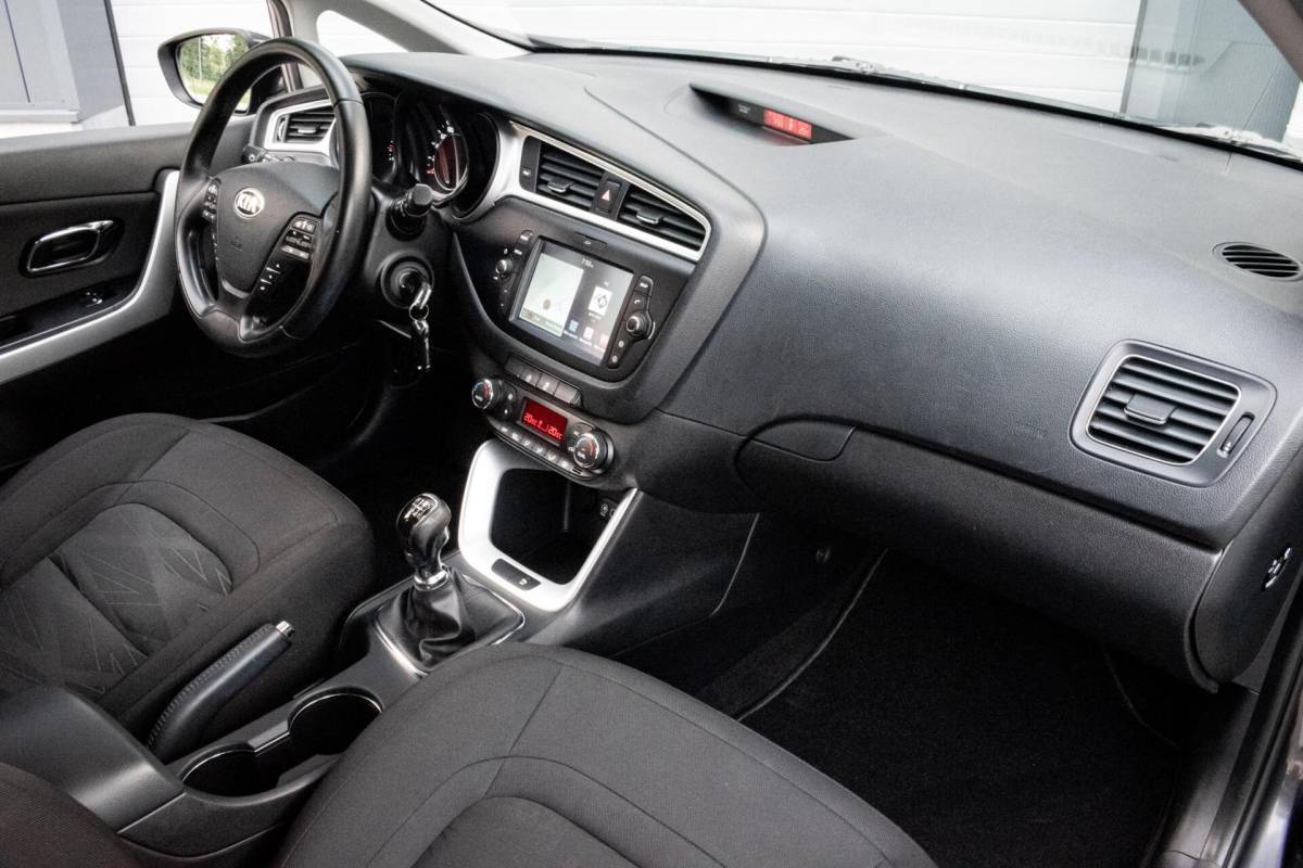Kia cee'd Kia cee’d Sportswagon 1.0 T-GDi ComfortPlusLine Navigator|1e EIGENAAR|INCL. NW APK+SERVICEBEURT|CAMERA|CARPLAY|CLIMATE|PDC|CRUISE|NAVI