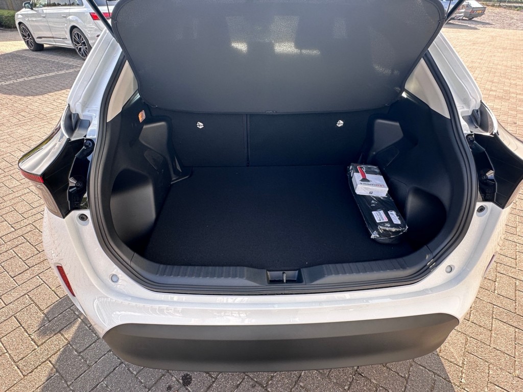 Toyota Yaris Cross Toyota Yaris Cross 1.5 HYBRIDE 115pk  Stoelverw.