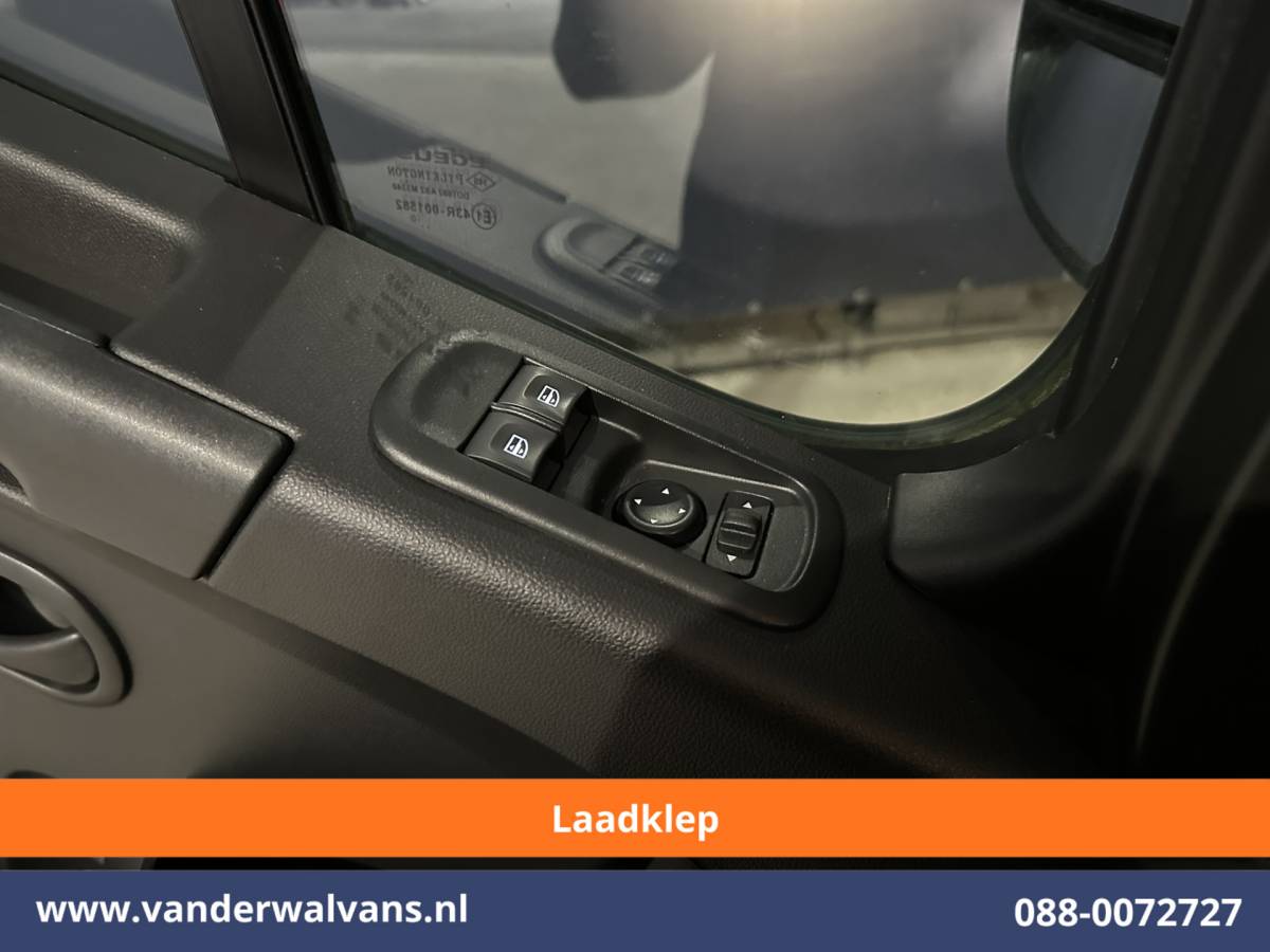 Renault Master Renault Master 2.3 dCi 131pk L4H2 Euro6 Airco | Laadklep | LED | Cruisecontrol Bijrijdersbank