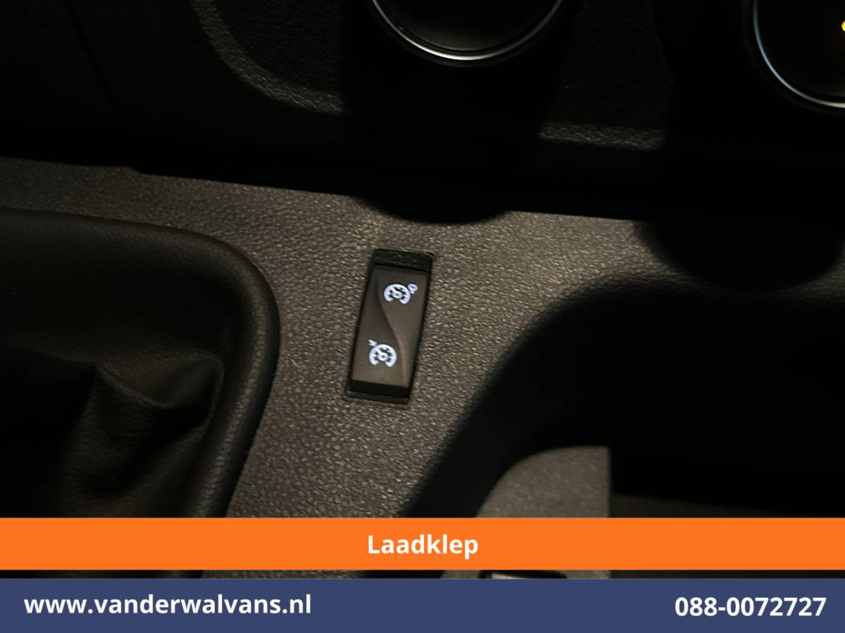Renault Master Renault Master 2.3 dCi 131pk L4H2 Euro6 Airco | Laadklep | LED | Cruisecontrol Bijrijdersbank