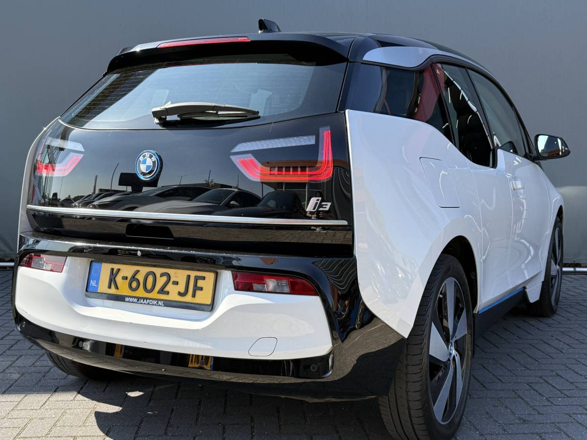 BMW i3 BMW i3 BWJ 2021 Basis 120Ah 170 PK  42 kWh FULL LED | CAMERA | ADAPTIVE CRUISE | STOELVERW. | DAB | NAVI | CLIMA | LMV | PDC