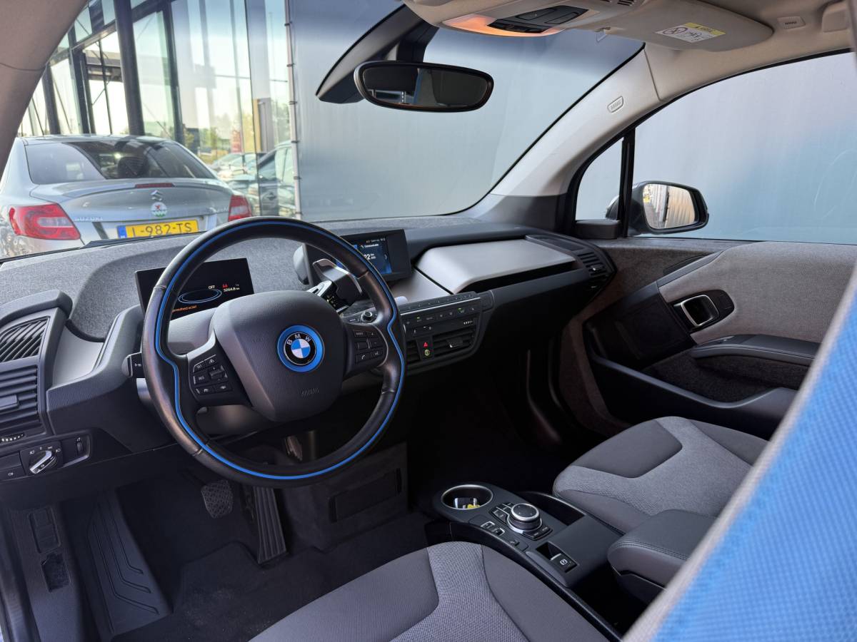 BMW i3 BMW i3 BWJ 2021 Basis 120Ah 170 PK  42 kWh FULL LED | CAMERA | ADAPTIVE CRUISE | STOELVERW. | DAB | NAVI | CLIMA | LMV | PDC