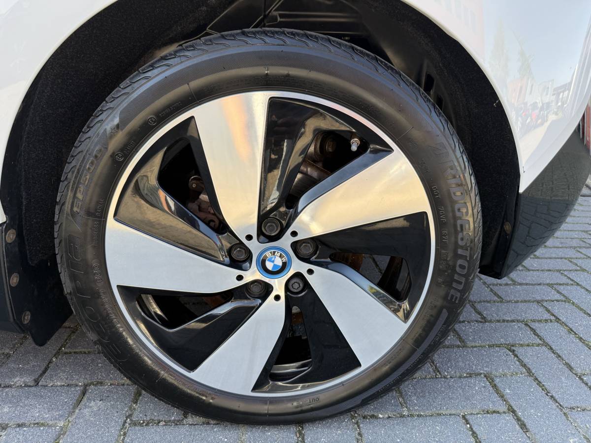 BMW i3 BMW i3 BWJ 2021 Basis 120Ah 170 PK  42 kWh FULL LED | CAMERA | ADAPTIVE CRUISE | STOELVERW. | DAB | NAVI | CLIMA | LMV | PDC