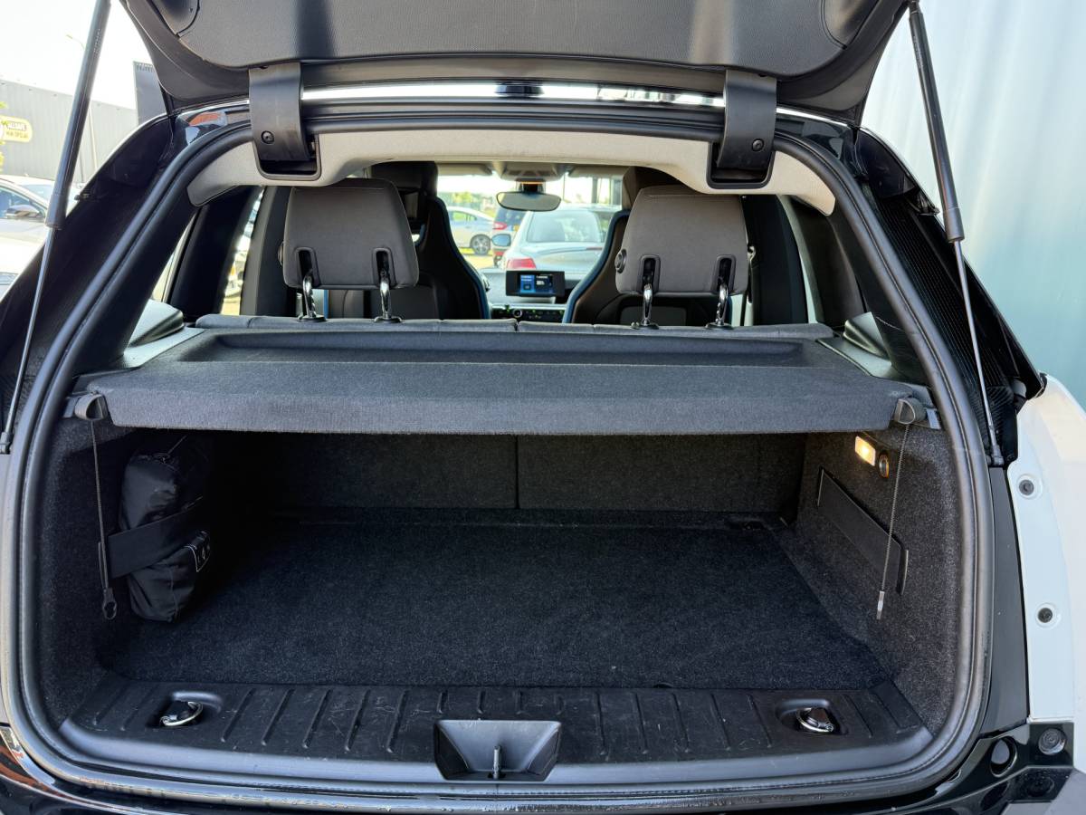 BMW i3 BMW i3 BWJ 2021 Basis 120Ah 170 PK  42 kWh FULL LED | CAMERA | ADAPTIVE CRUISE | STOELVERW. | DAB | NAVI | CLIMA | LMV | PDC
