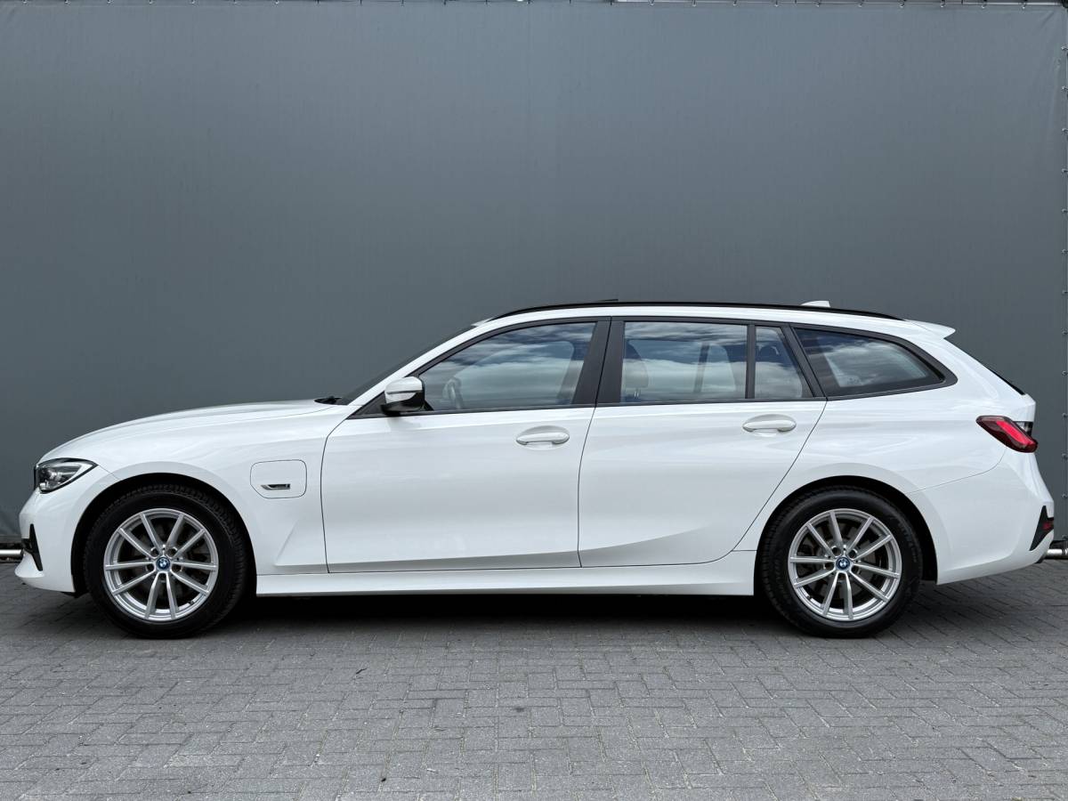 BMW 3 Serie BMW 3-serie Touring BWJ 2022 320e 204 PK Business Edition Plus M PANO | LEDRE | FULL LED | STOELVERW. | CARPLAY + ANDROID | NAVI | CLIMA | CRUISE | LMV | PDC