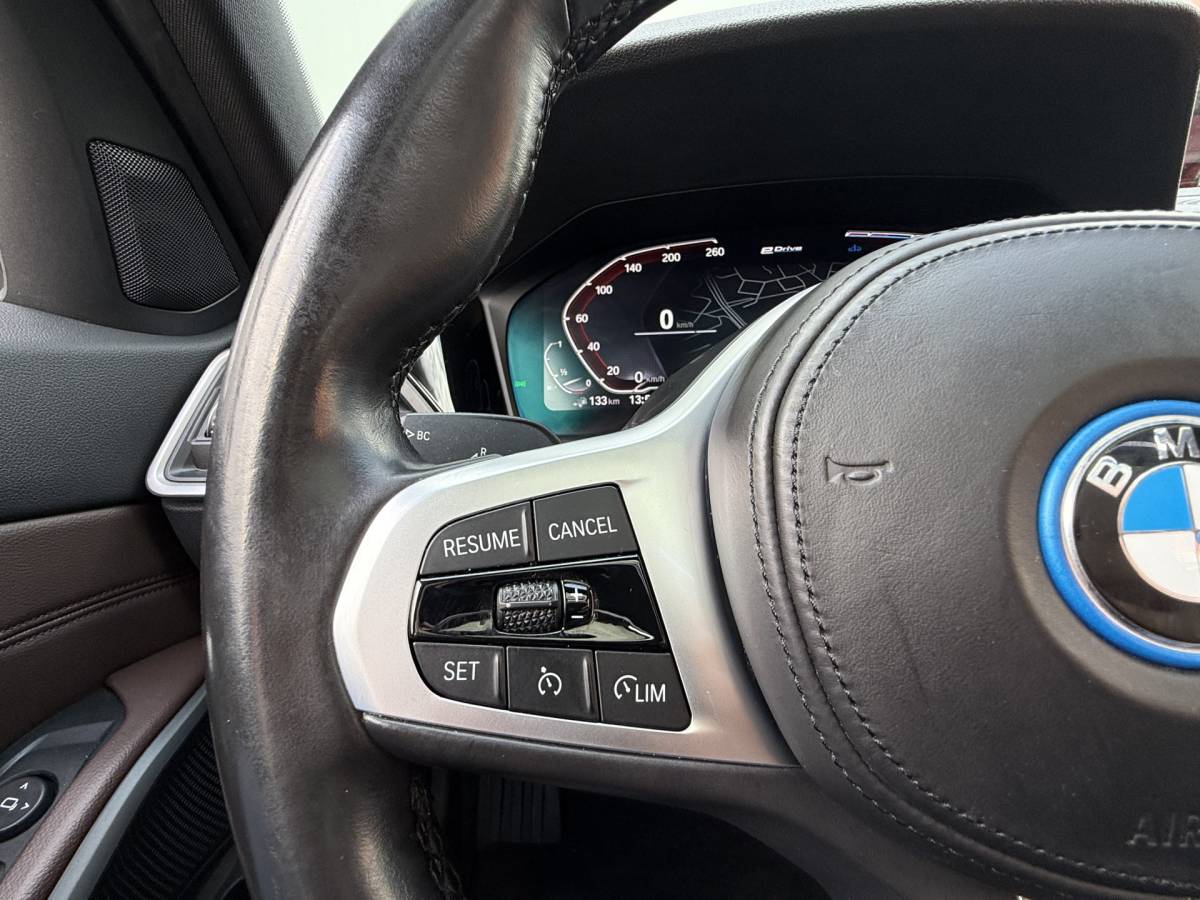 BMW 3 Serie BMW 3-serie Touring BWJ 2022 320e 204 PK Business Edition Plus M PANO | LEDRE | FULL LED | STOELVERW. | CARPLAY + ANDROID | NAVI | CLIMA | CRUISE | LMV | PDC
