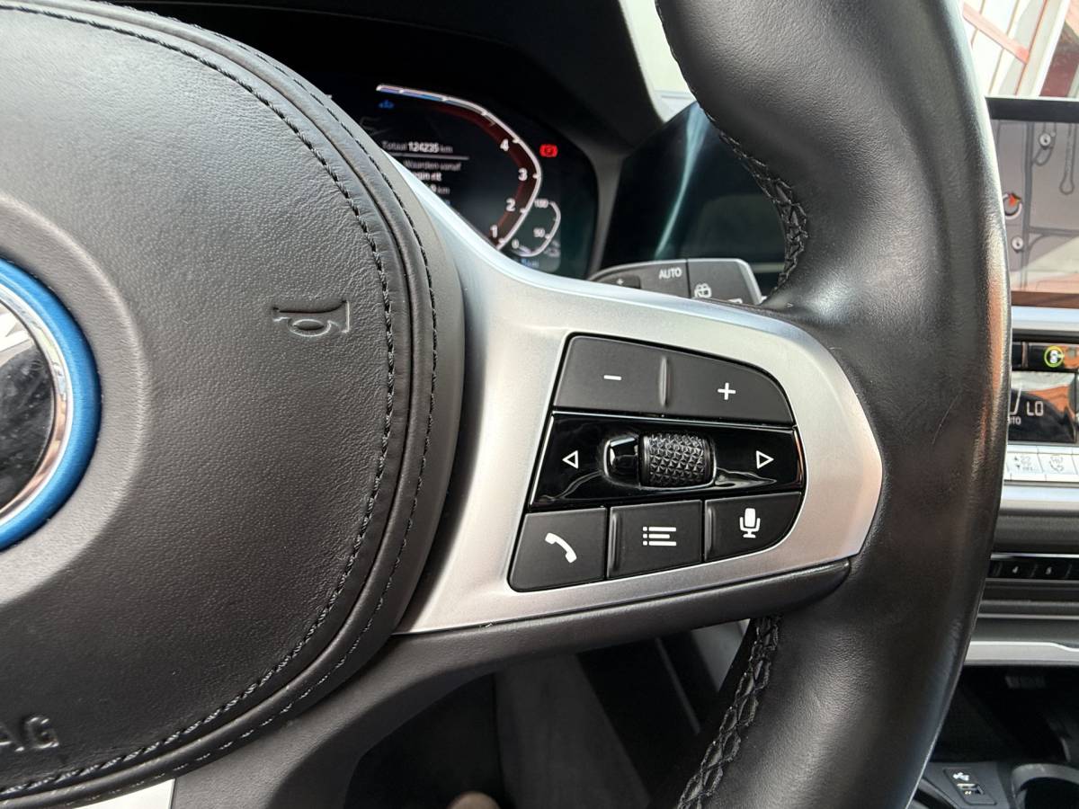 BMW 3 Serie BMW 3-serie Touring BWJ 2022 320e 204 PK Business Edition Plus M PANO | LEDRE | FULL LED | STOELVERW. | CARPLAY + ANDROID | NAVI | CLIMA | CRUISE | LMV | PDC
