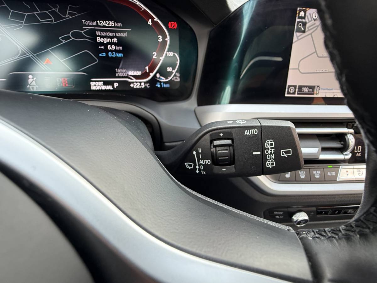 BMW 3 Serie BMW 3-serie Touring BWJ 2022 320e 204 PK Business Edition Plus M PANO | LEDRE | FULL LED | STOELVERW. | CARPLAY + ANDROID | NAVI | CLIMA | CRUISE | LMV | PDC