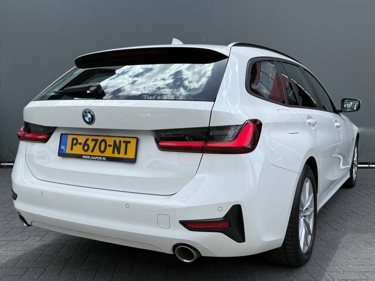 BMW 3 Serie BMW 3-serie Touring BWJ 2022 320e 204 PK Business Edition Plus M PANO | LEDRE | FULL LED | STOELVERW. | CARPLAY + ANDROID | NAVI | CLIMA | CRUISE | LMV | PDC