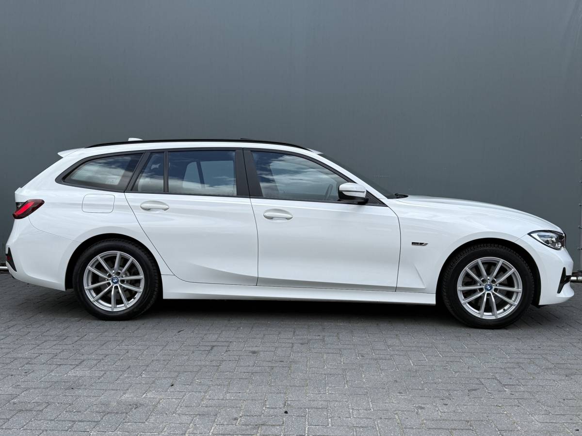 BMW 3 Serie BMW 3-serie Touring BWJ 2022 320e 204 PK Business Edition Plus M PANO | LEDRE | FULL LED | STOELVERW. | CARPLAY + ANDROID | NAVI | CLIMA | CRUISE | LMV | PDC