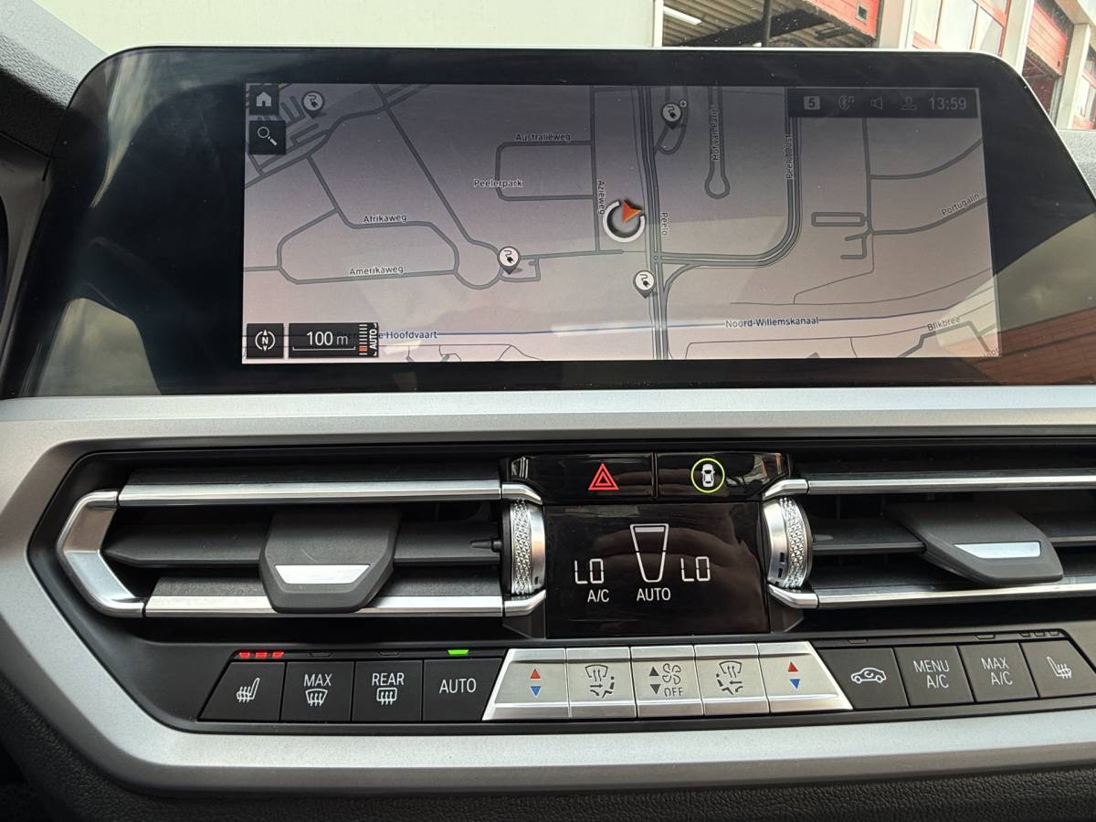 BMW 3 Serie BMW 3-serie Touring BWJ 2022 320e 204 PK Business Edition Plus M PANO | LEDRE | FULL LED | STOELVERW. | CARPLAY + ANDROID | NAVI | CLIMA | CRUISE | LMV | PDC