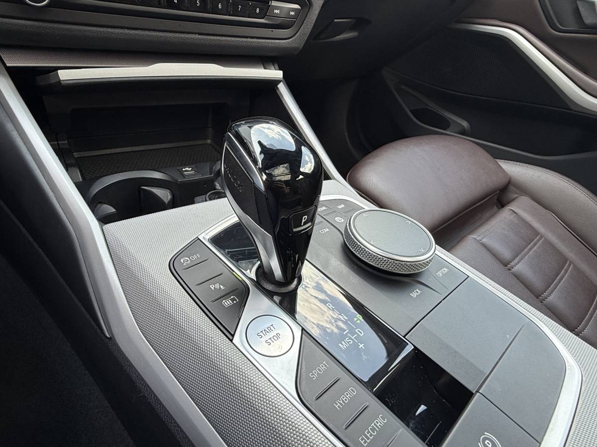 BMW 3 Serie BMW 3-serie Touring BWJ 2022 320e 204 PK Business Edition Plus M PANO | LEDRE | FULL LED | STOELVERW. | CARPLAY + ANDROID | NAVI | CLIMA | CRUISE | LMV | PDC
