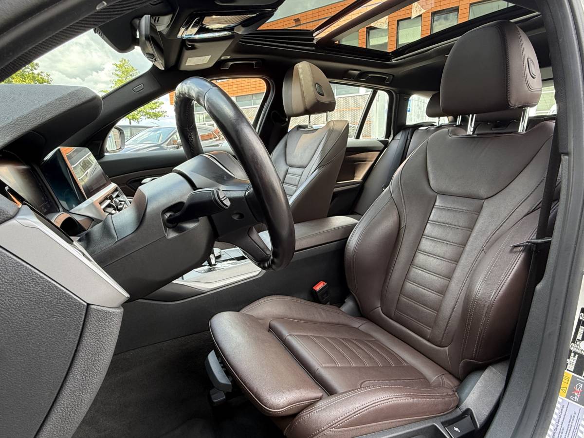 BMW 3 Serie BMW 3-serie Touring BWJ 2022 320e 204 PK Business Edition Plus M PANO | LEDRE | FULL LED | STOELVERW. | CARPLAY + ANDROID | NAVI | CLIMA | CRUISE | LMV | PDC