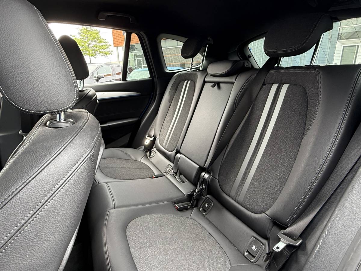 BMW X1 BMW X1 BWJ 2022 xDrive25e 221 PK  eDrive Edition M SPORT | NIEUW BINNEN! TREKHAAK | FULL LED | HALF LEDER | STOELVERW. | ELEKTR. ACHTERKLEP | DAB | NAVI | CLIMA | CRUISE | LMV | PDC