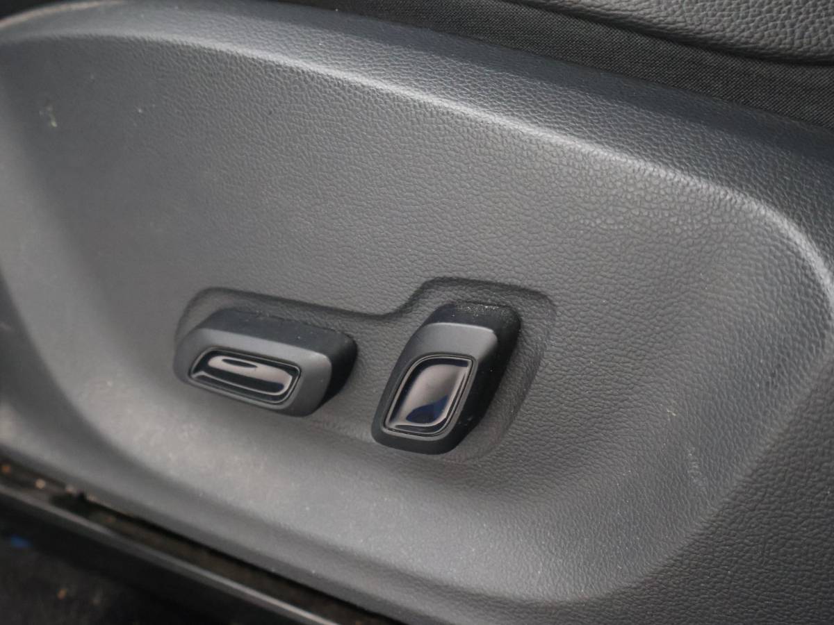 MG ZS EV MG MG ZS EV LUXURY 45 kWh + TREKHAAK | PANORAMA | JBL 95,1% SOH | LEDER | CAMERA | ADAPTIVE CRUISE | STOELVERWARMING