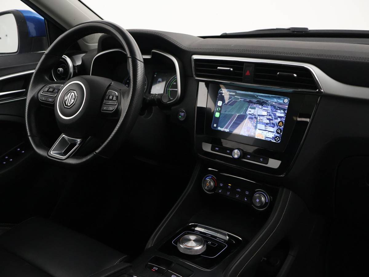 MG ZS EV MG MG ZS EV LUXURY 45 kWh + TREKHAAK | PANORAMA | JBL 95,1% SOH | LEDER | CAMERA | ADAPTIVE CRUISE | STOELVERWARMING