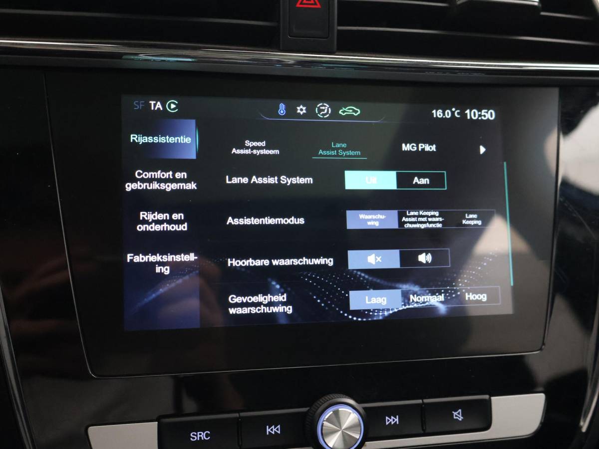 MG ZS EV MG MG ZS EV LUXURY 45 kWh + TREKHAAK | PANORAMA | JBL 95,1% SOH | LEDER | CAMERA | ADAPTIVE CRUISE | STOELVERWARMING