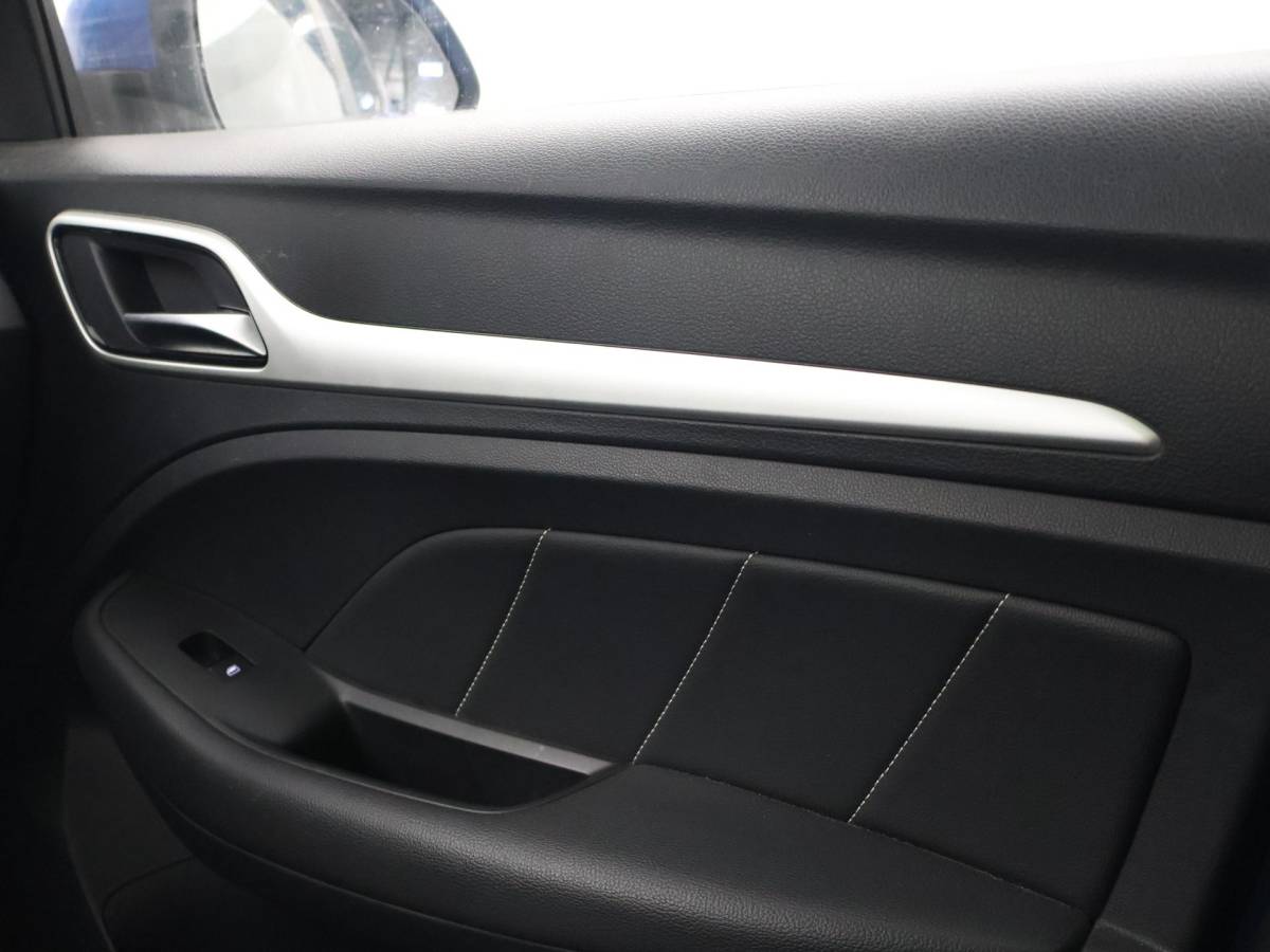 MG ZS EV MG MG ZS EV LUXURY 45 kWh + TREKHAAK | PANORAMA | JBL 95,1% SOH | LEDER | CAMERA | ADAPTIVE CRUISE | STOELVERWARMING