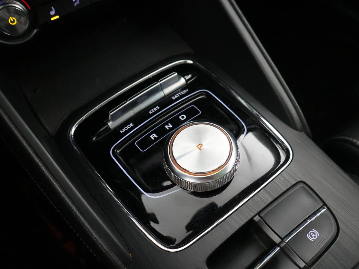 MG ZS EV MG MG ZS EV LUXURY 45 kWh + TREKHAAK | PANORAMA | JBL 95,1% SOH | LEDER | CAMERA | ADAPTIVE CRUISE | STOELVERWARMING