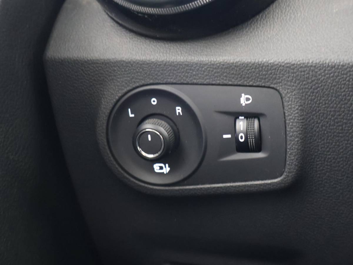 MG ZS EV MG MG ZS EV LUXURY 45 kWh + TREKHAAK | PANORAMA | JBL 95,1% SOH | LEDER | CAMERA | ADAPTIVE CRUISE | STOELVERWARMING