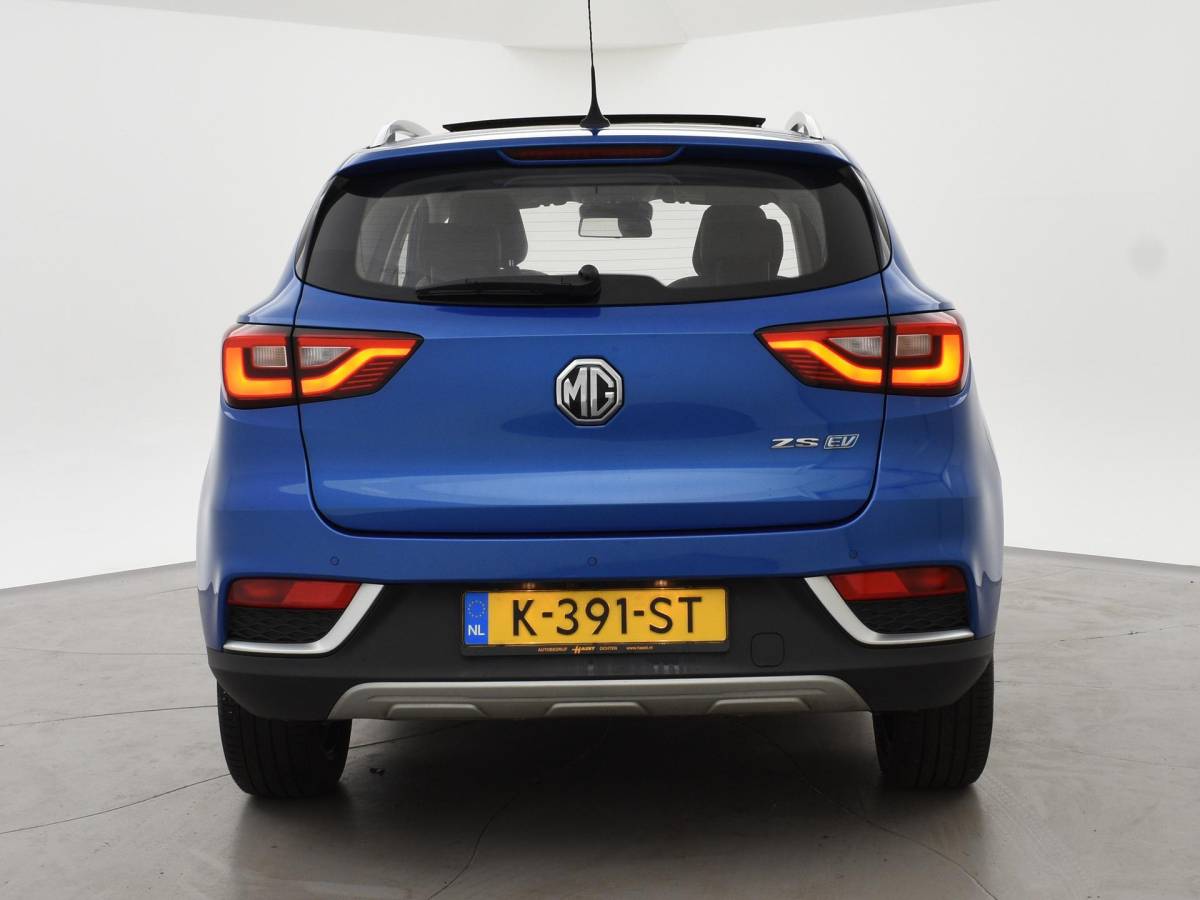 MG ZS EV MG MG ZS EV LUXURY 45 kWh + TREKHAAK | PANORAMA | JBL 95,1% SOH | LEDER | CAMERA | ADAPTIVE CRUISE | STOELVERWARMING