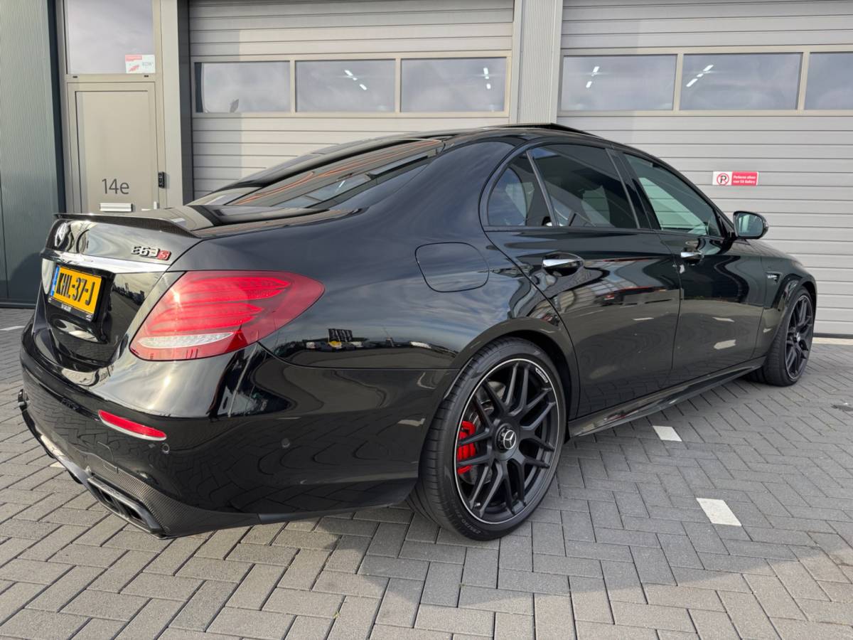 Mercedes-Benz E-Klasse Mercedes-Benz E-klasse AMG 63 S 4MATIC+ Carbon Softclose BOMVOL