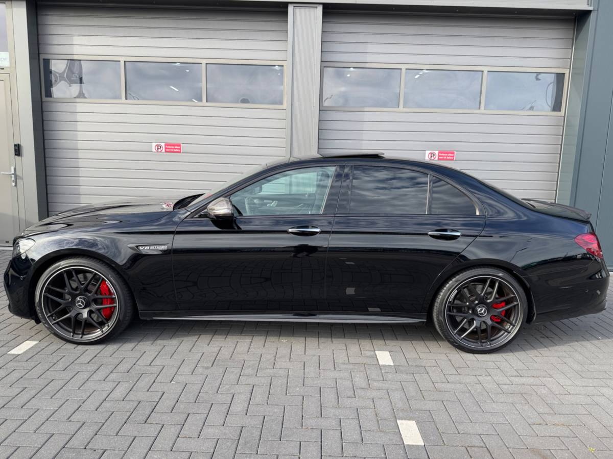Mercedes-Benz E-Klasse Mercedes-Benz E-klasse AMG 63 S 4MATIC+ Carbon Softclose BOMVOL