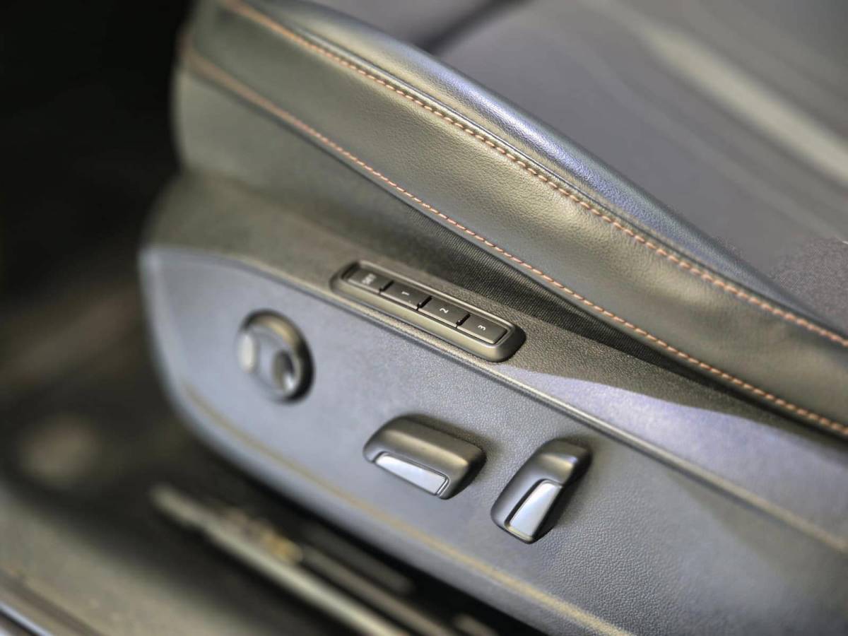Audi RS6 Audi A6 Avant 4.0 TFSI RS 6 quattro Pano | Head up | Milltek! | Rs Seats | Camera | Custom stuur! Matzwart! |