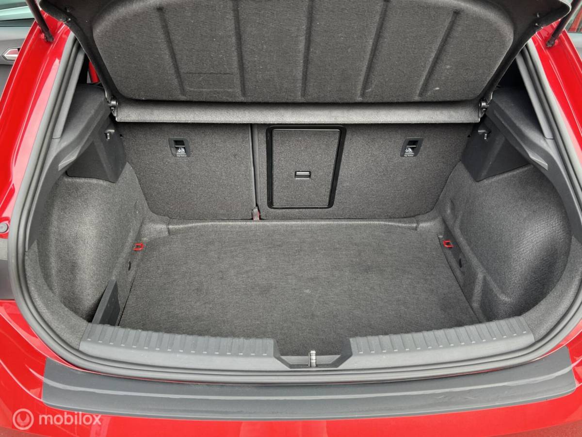 SEAT Leon Seat Leon 1.5 eTSI ACT DSG FR CLIMA*ADAP CR*CARPLAY*PDC*KEYLESS