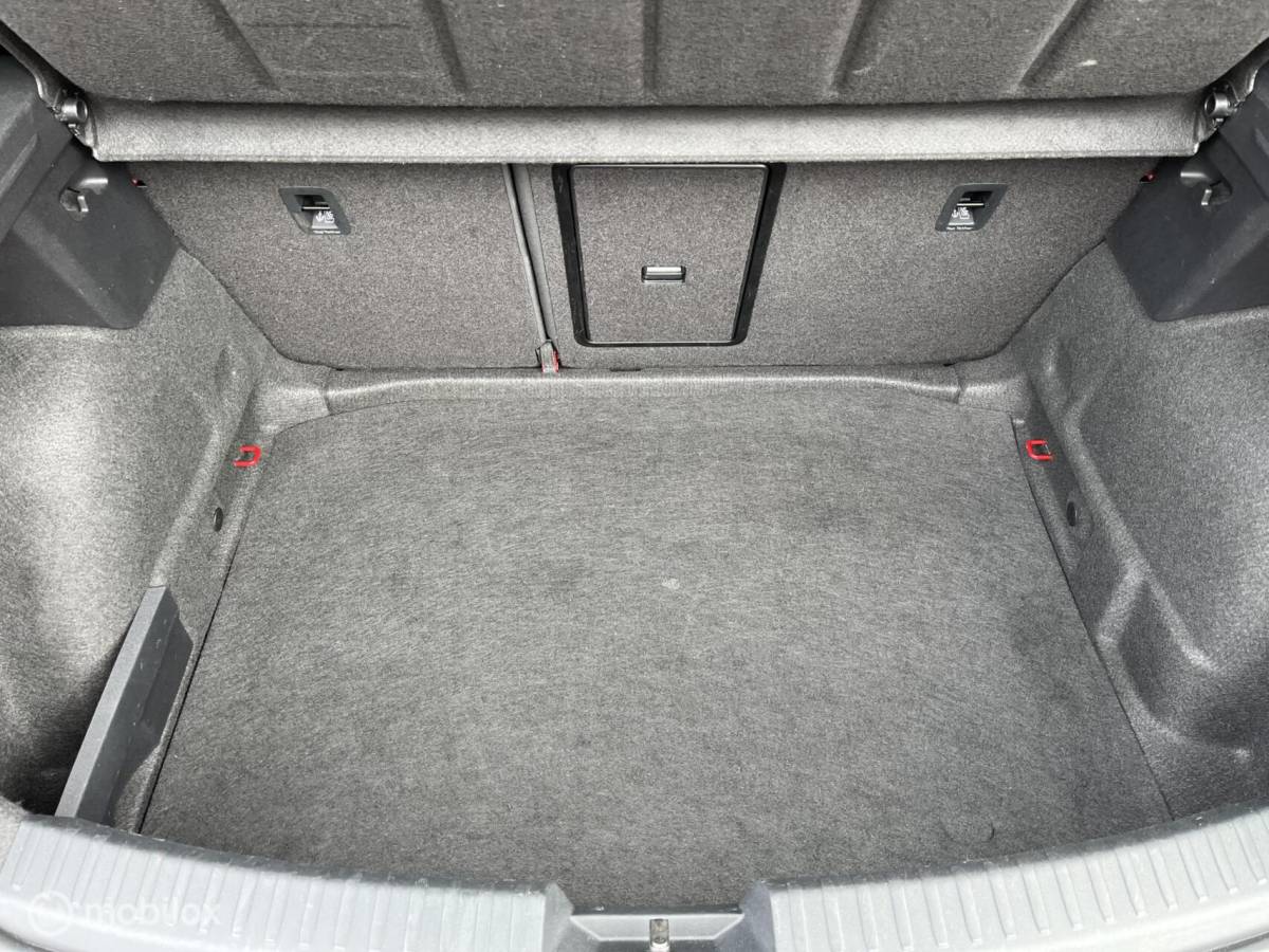 SEAT Leon Seat Leon 1.5 eTSI ACT DSG FR CLIMA*ADAP CR*CARPLAY*PDC*KEYLESS