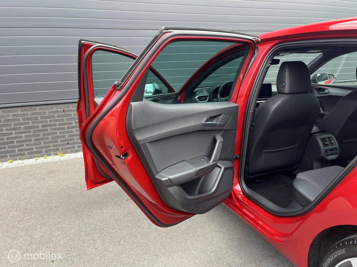 SEAT Leon Seat Leon 1.5 eTSI ACT DSG FR CLIMA*ADAP CR*CARPLAY*PDC*KEYLESS