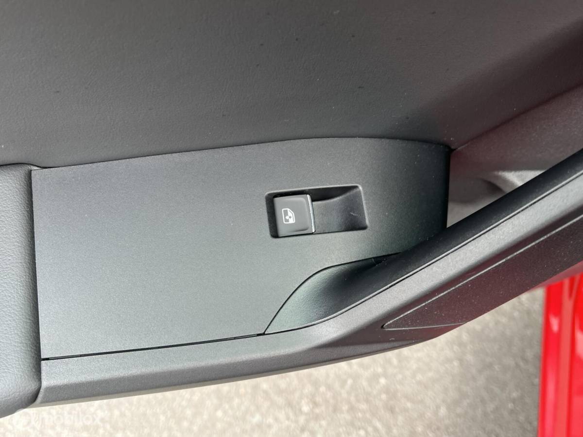 SEAT Leon Seat Leon 1.5 eTSI ACT DSG FR CLIMA*ADAP CR*CARPLAY*PDC*KEYLESS