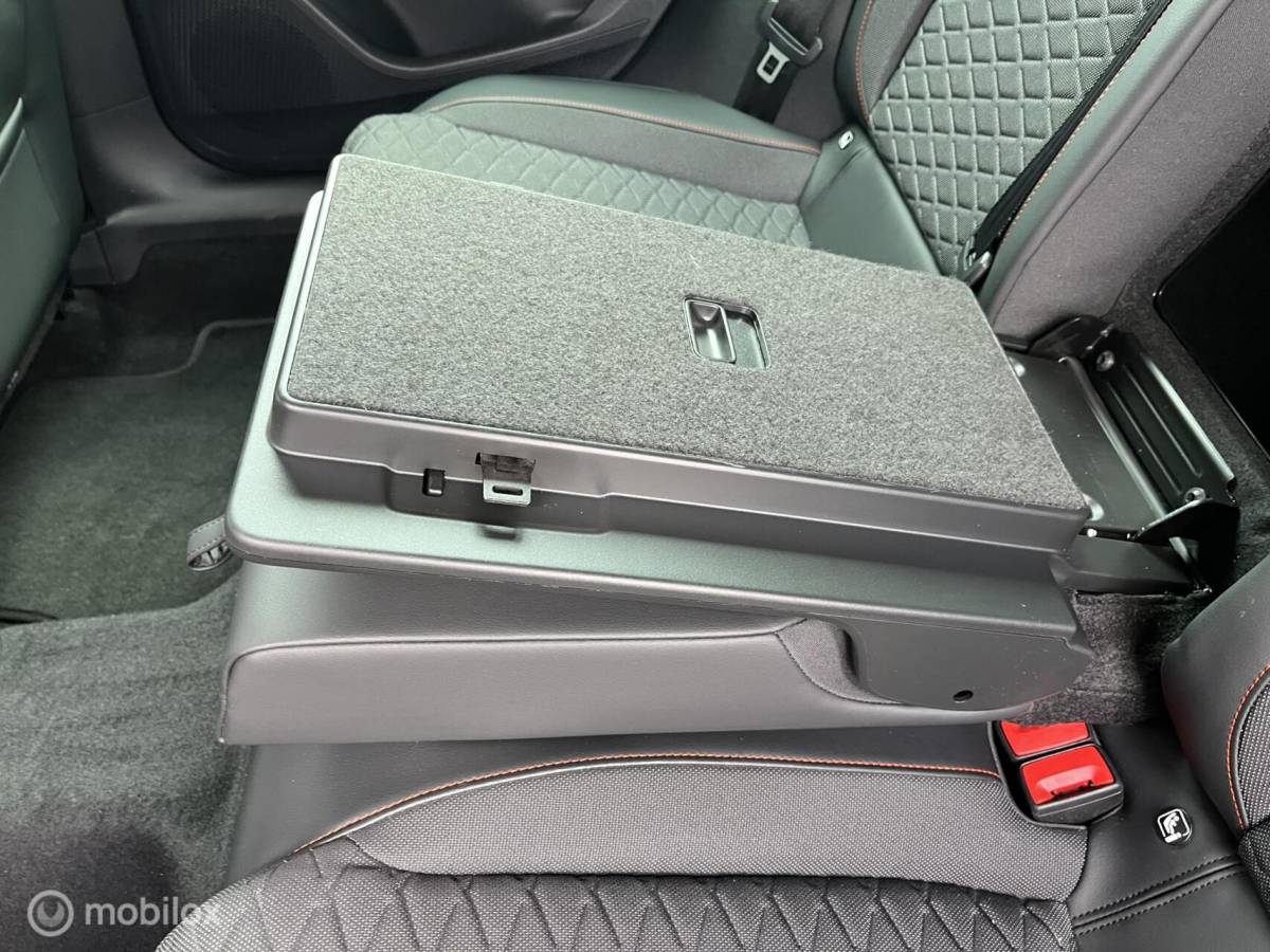 SEAT Leon Seat Leon 1.5 eTSI ACT DSG FR CLIMA*ADAP CR*CARPLAY*PDC*KEYLESS